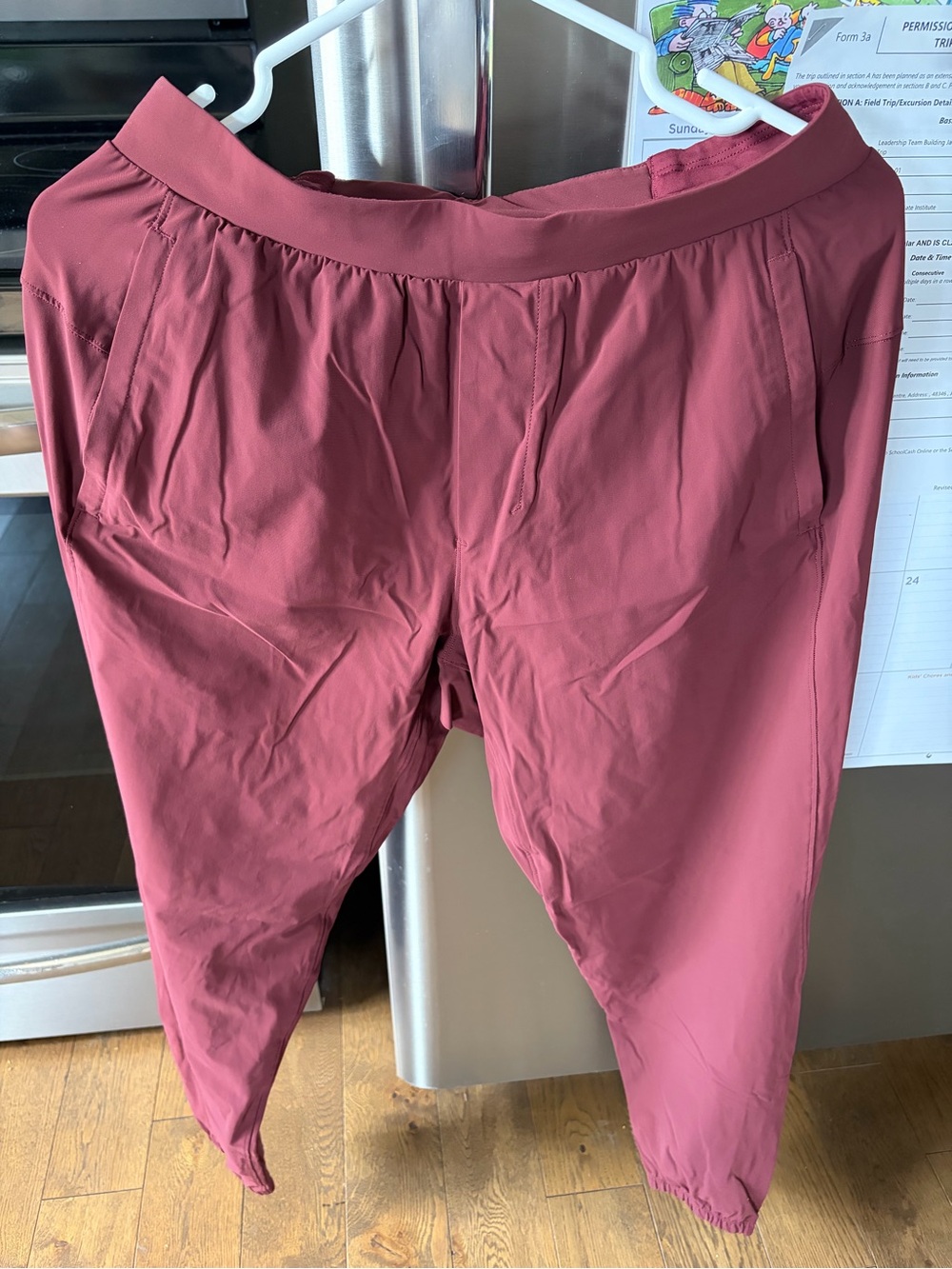 lululemon surge joggers men’s small. Brand new condition. 29” standard inseam.